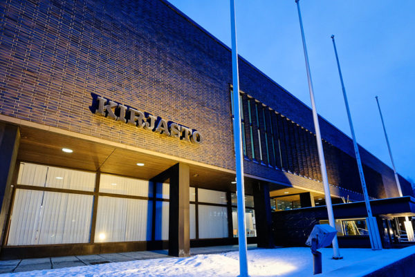 Pääkirjaston julkisivu